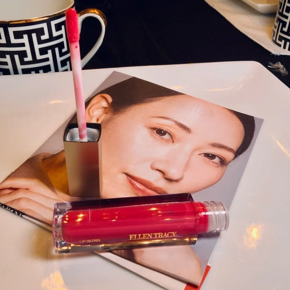 Ellen Tracy Lip Gloss 5‎ every day shades